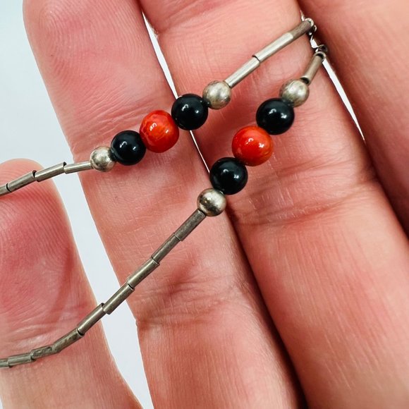 Liquid Silver Sterling Silver Necklace Red Coral Black Onyx Station Beads 19" - Picture 3 of 9
